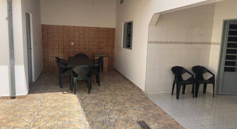 Seu refugio com tres quartos e garagem gigante — photo 5