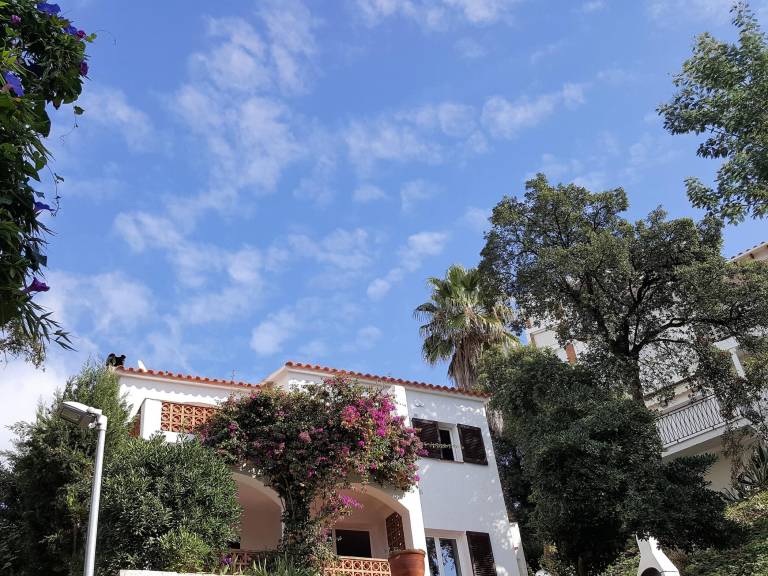 Villa with yard, barbecue & terrace | Sea view — photo 3