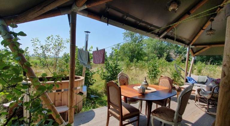 30 m&sup2; Zelt