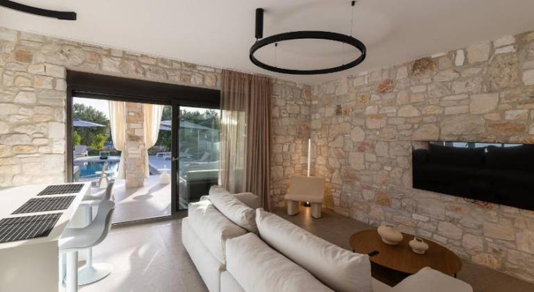 Villa with garden, private pool & terrace — photo 5