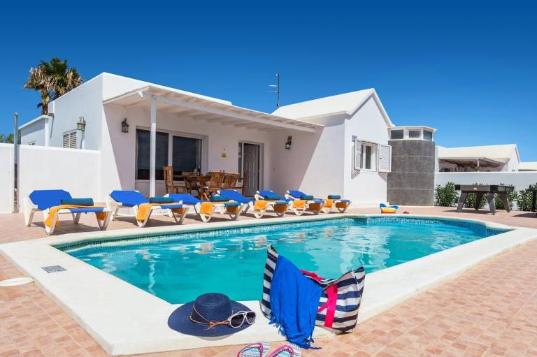 Villa Tías