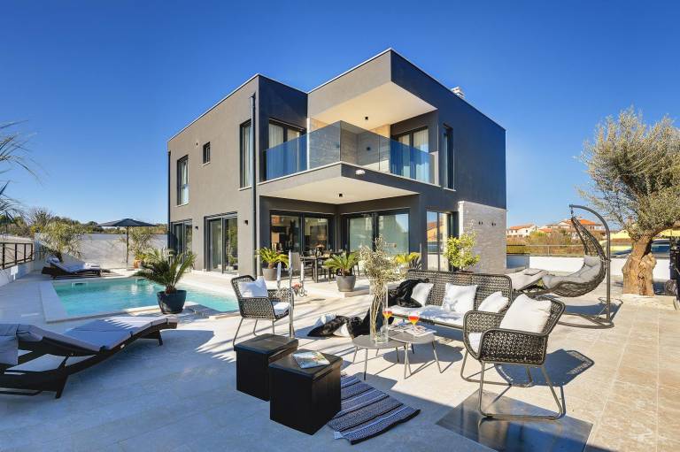 House with sauna, private pool & barbeque — photo 4