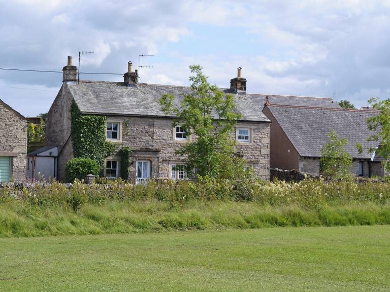 Cottage  Orton