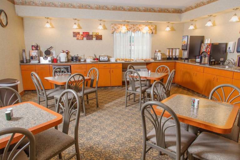 BridgePointe Inn & Suites by BPhotels, Lincoln I-80 & 27th St — photo 4