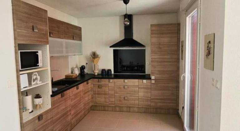Rental apartment with patio — photo 3