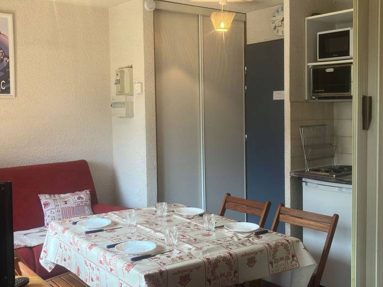 Studio with 1 room for 4 persons — photo 5