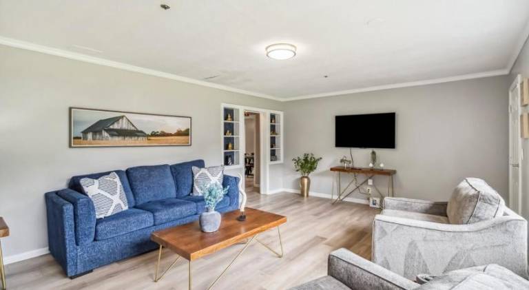 House with 5 rooms for 16 persons in Lawrenceville, GA
