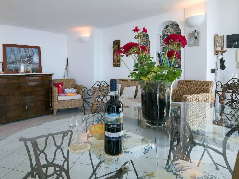 Vacation home with patio — photo 2