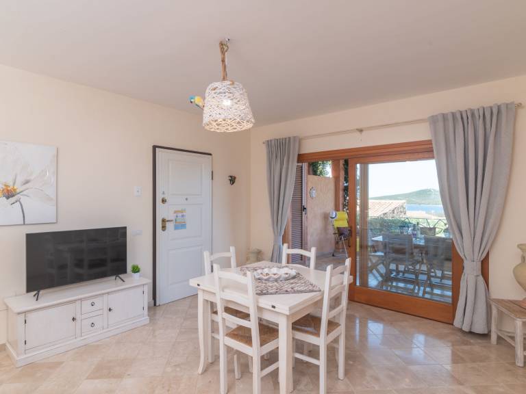 Holiday apartment with pool, garden & patio | Sea view — photo 4
