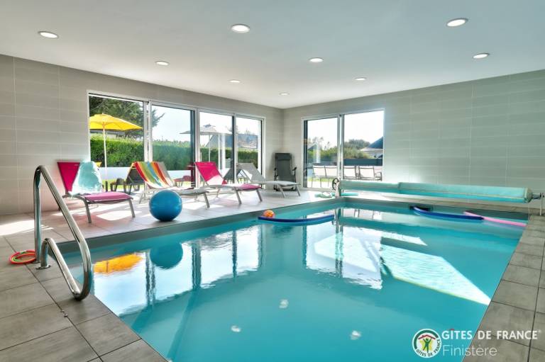 Gite with barbecue, garden & patio in Morlaix
