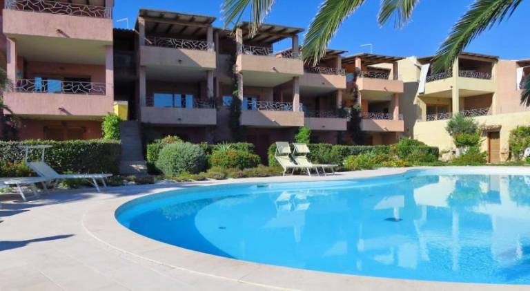 Apartment with pool & patio in Santa Teresa di Gallura