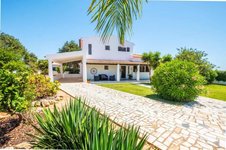 Villa with garden & private pool in Albufeira