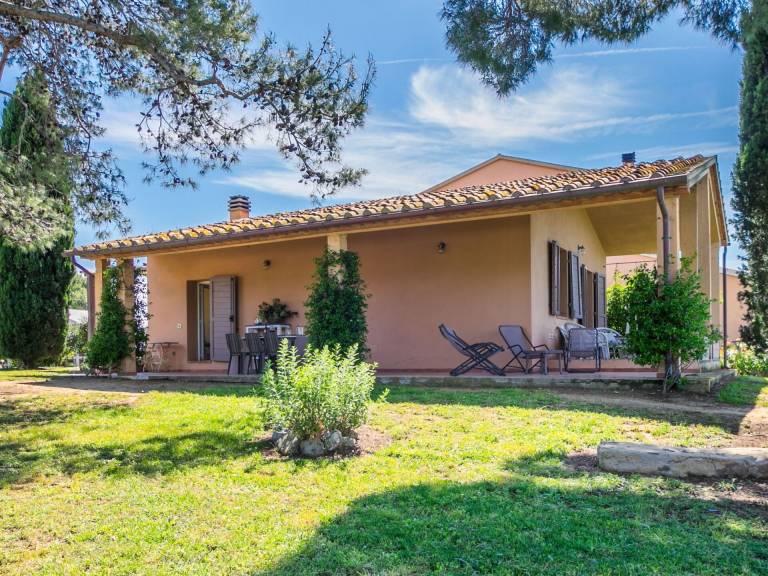 Villa Montescudaio