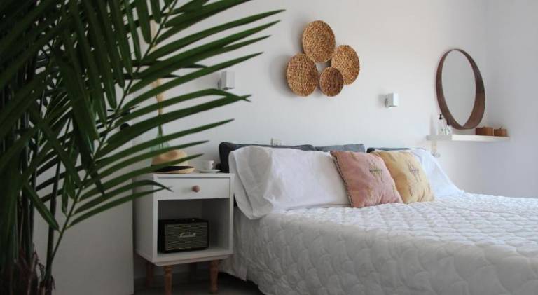 Apartment with patio & garden in Skiathos