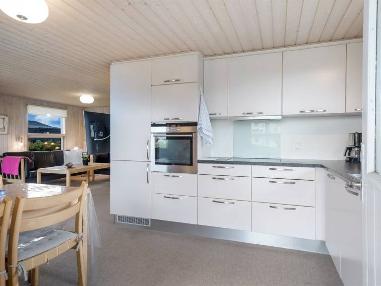 Children-friendly nice vacation home with patio | Sea view | Close to the beach | Pets are welcome — photo 4