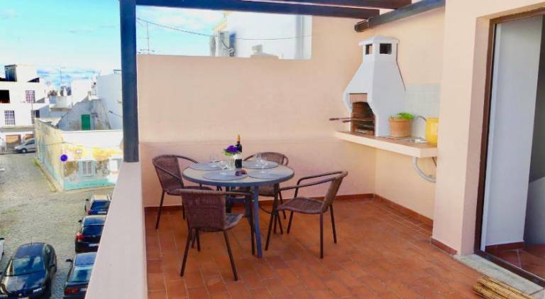 House with grill & patio in Olhao