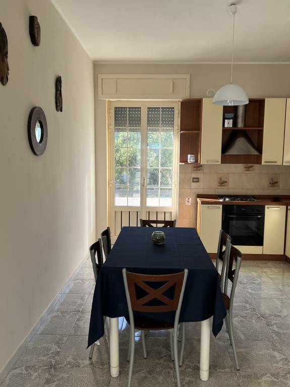 Rental apartment with yard, grill & patio | Beach view — photo 3