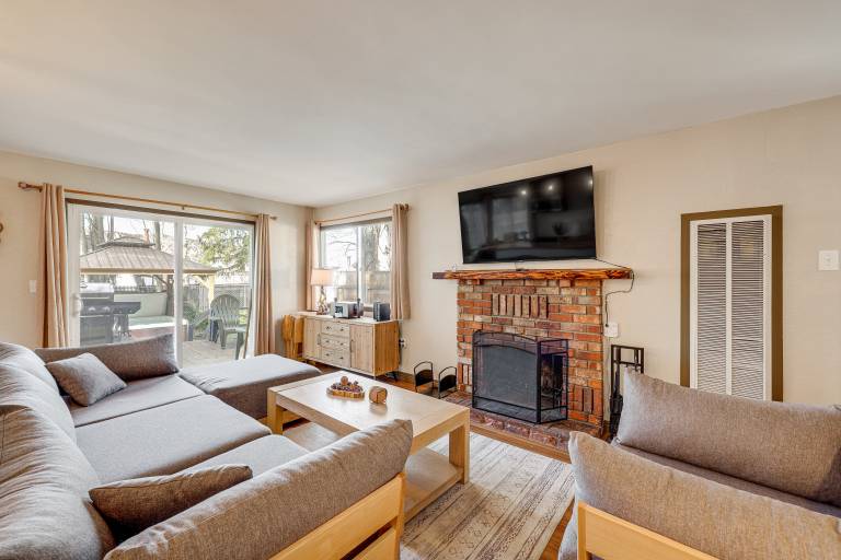 Hot Tub Soaks & Outdoor Fun: Cabin Near Bear Mtn in San Bernardino, CA