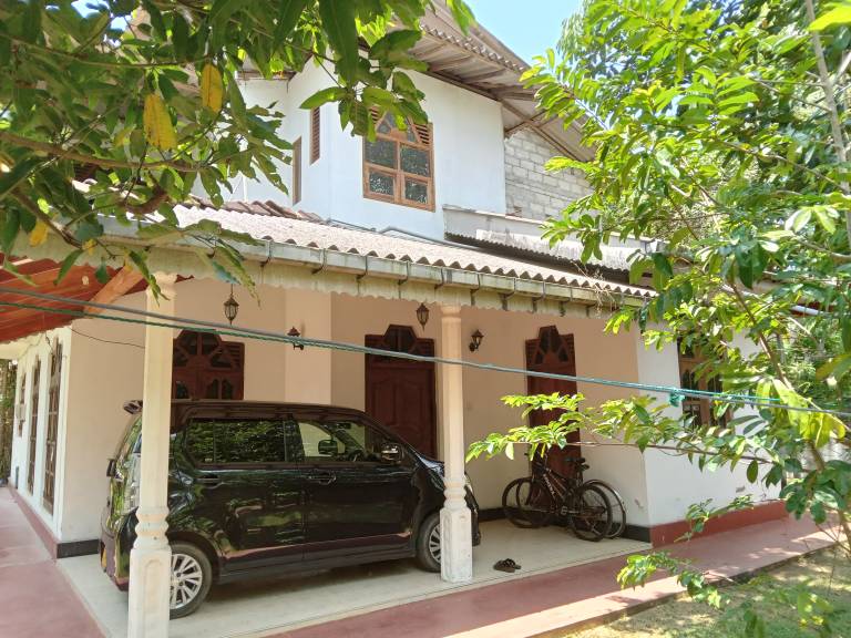 Charming 2 Bed Apartment in Weligama