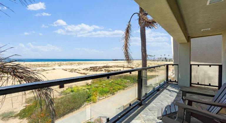 Beach Break by AvantStay Oceanfront View Patio — photo 4