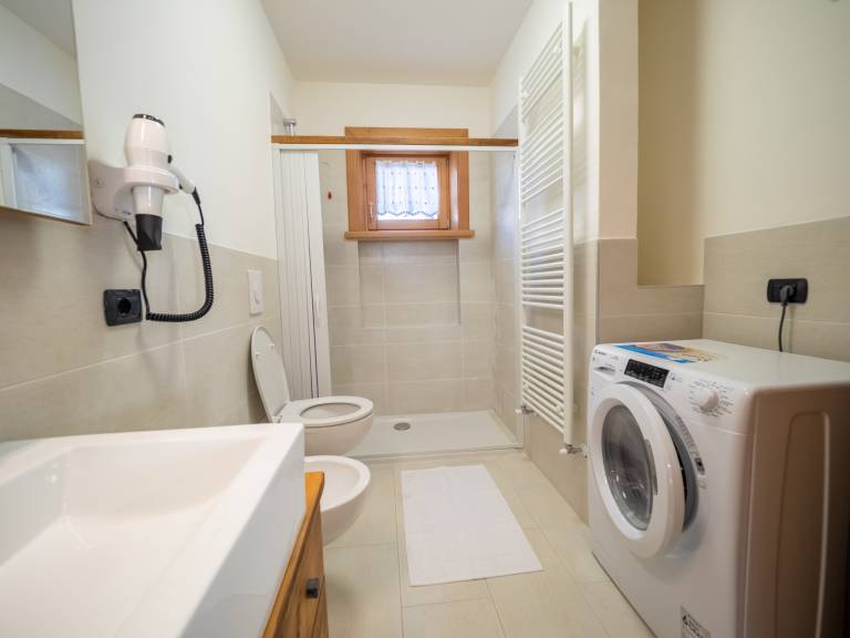 The Real Wood Chalet awaits you for a vacation in comfort. — photo 2