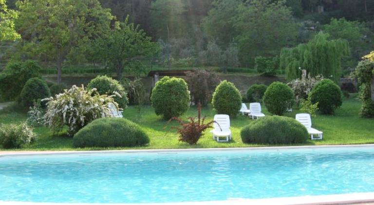 Apartment with BBQ, pool & garden — photo 3