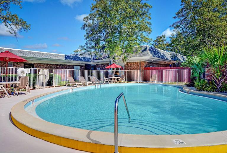Motel 6 Tallahassee, FL - Downtown in Live Oak, FL