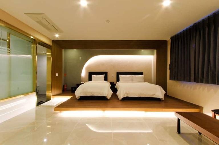 The King Hotel