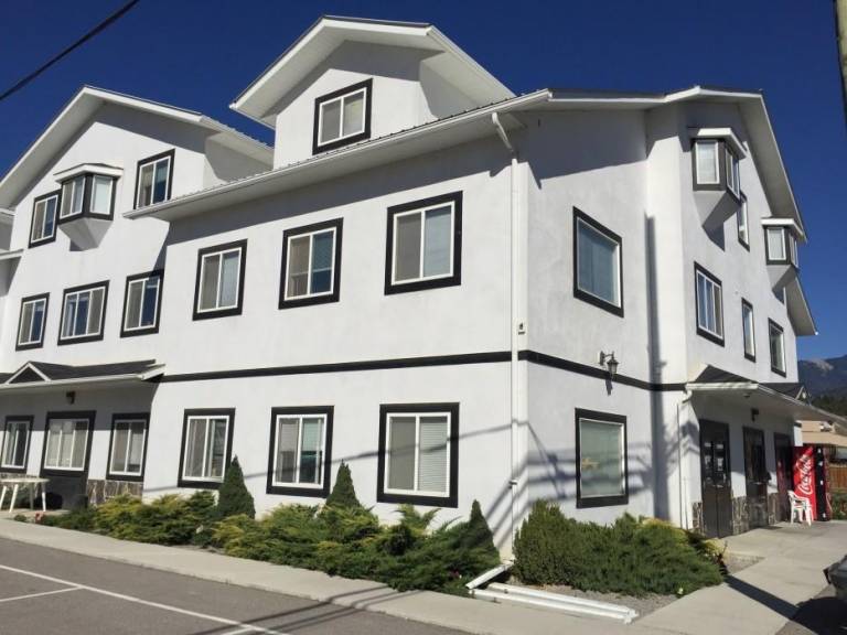 Invermere Hostel in Invermere, BC