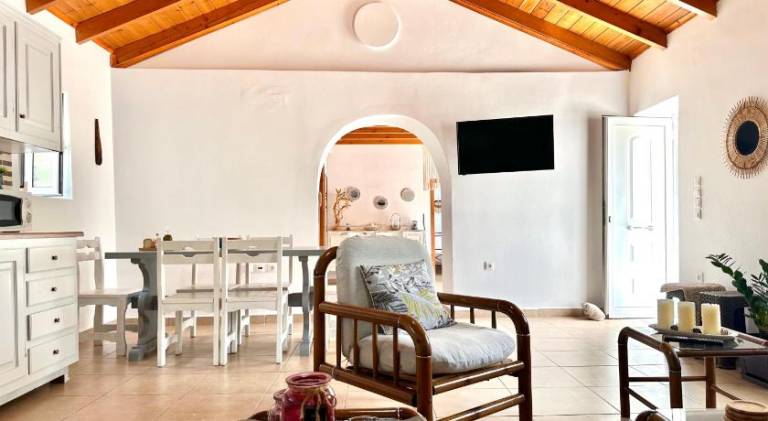 Fully equipped villa with garden & patio | Pet-friendly — photo 4