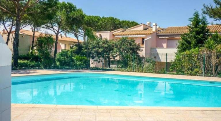 EUREKA 58 - 4 People - Pool and Garden - Near Naturist Village and Beaches in Agde