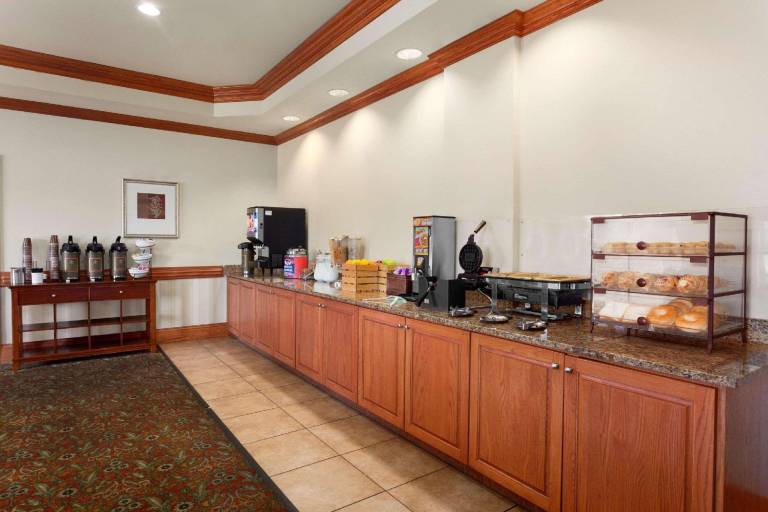 Country Inn & Suites by Radisson, Tifton, GA — photo 3