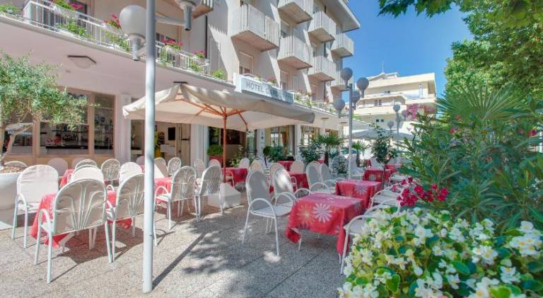 Hotel Garden - Parking Included in Cesenatico