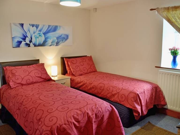 Children-friendly pleasant cottage with garden | Pets are welcome — photo 4