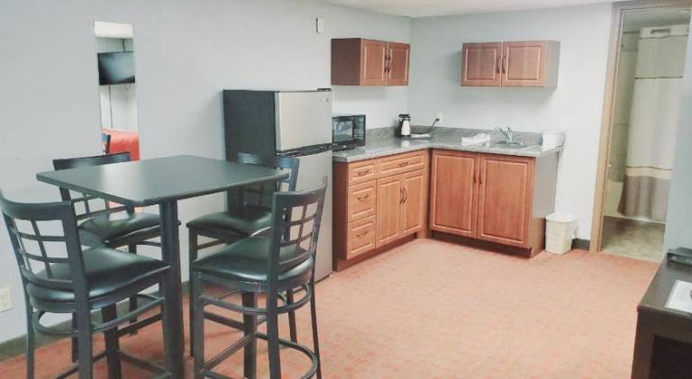 Blackstone Lodge and Suites — photo 5