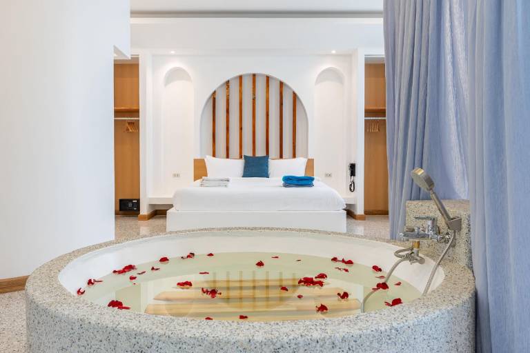 Children-friendly spacious villa with garden, terrace & private pool | Close to Walking Street | Next to the beach | Perfect for remote work | Dogs allowed — photo 3