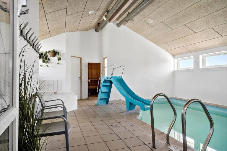 Fully equipped lovely vacation home with pool, grill & sauna | Pets are welcome — photo 3