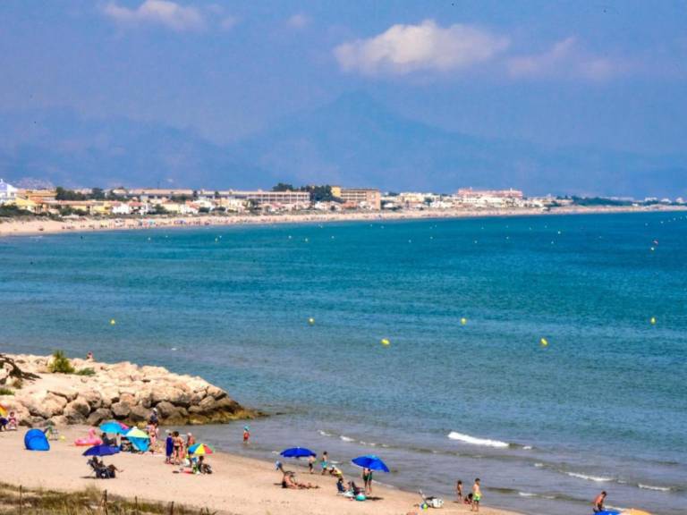 Holiday apartment with terrace in Denia