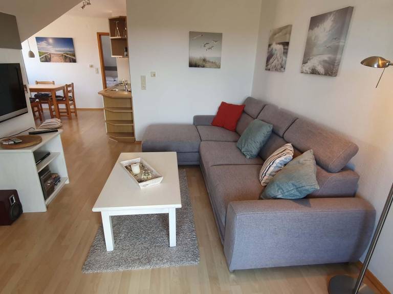 Gemütliche Ferienwohnung mit überdachtem Balkon in Lemkenhafen — photo 2