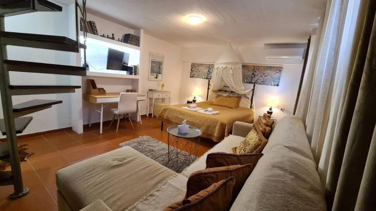 Fully equipped apartment with garden, patio & BBQ | Beach nearby | Perfect for remote work | Pet-friendly — photo 2