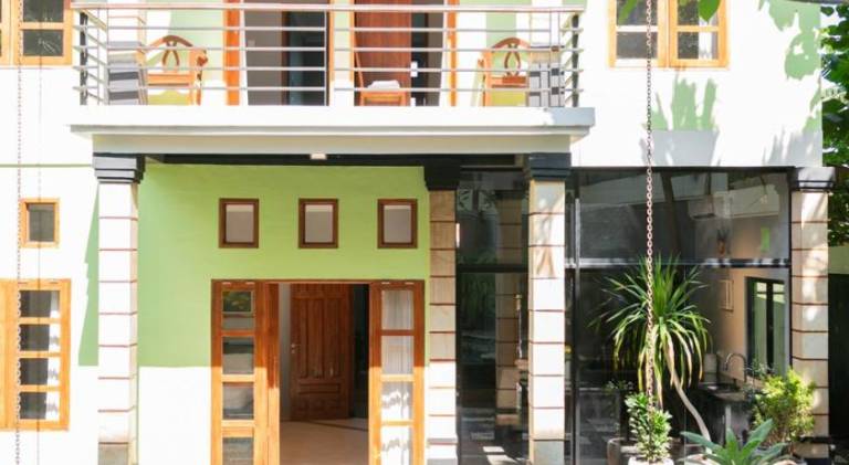 Villa with terrace, yard & private pool — photo 2