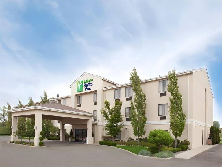Holiday Inn Express Hotel And Suites Alliance By IHG in Alliance, OH