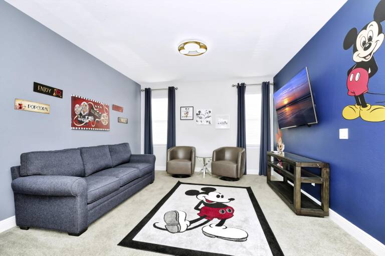 Child-friendly vacation home with private pool | Pets allowed — photo 3