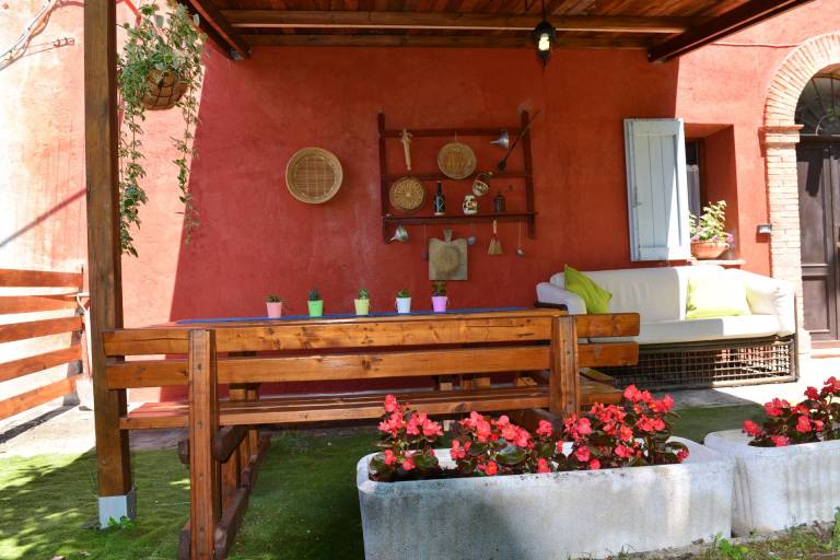 Vacation home with barbecue & yard — photo 3