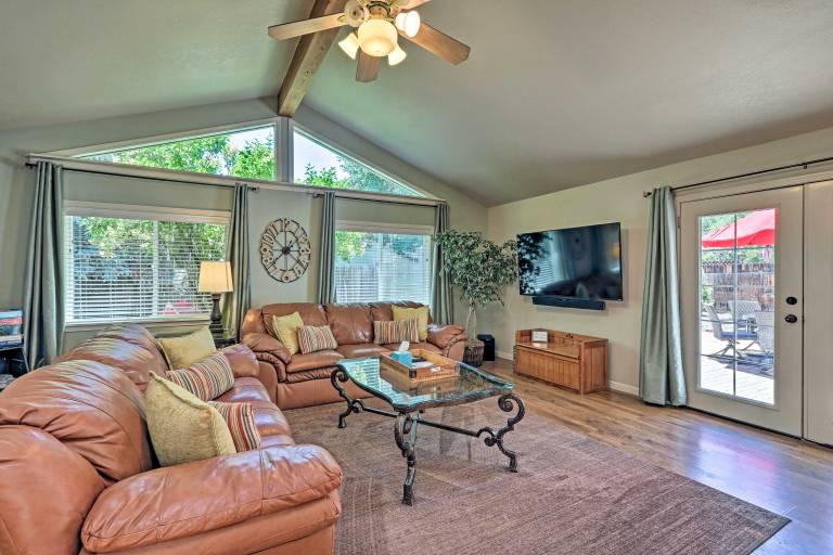 Pet-Friendly Flagstaff Home w/ Mountain View — photo 4