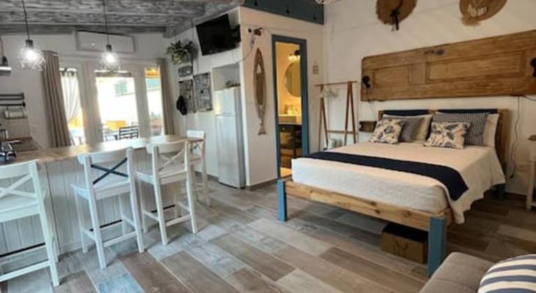 Chalet with yard, private pool & terrace | Good for workation | Pets allowed — photo 2