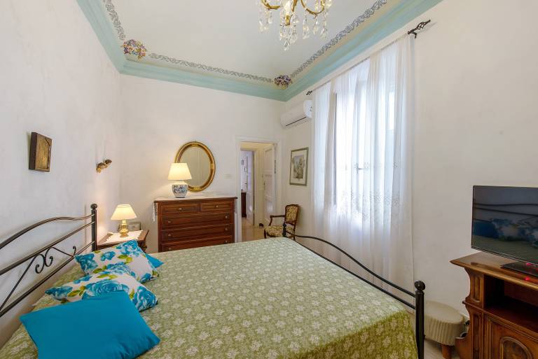 Rental apartment with yard | City view — photo 4
