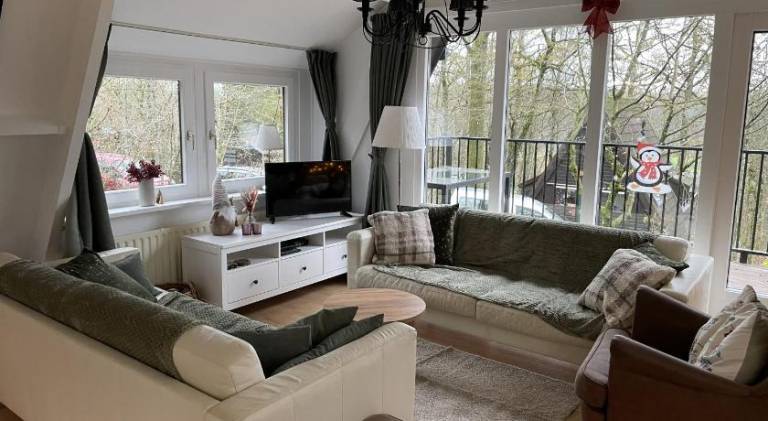 Chalet with pool | Pet-friendly — photo 2