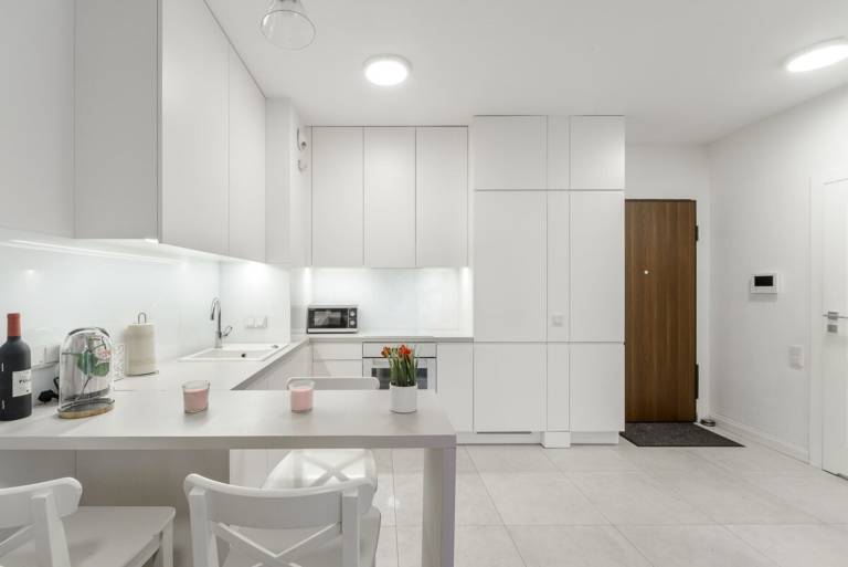 Lumina apartments with cozy balcony — photo 4