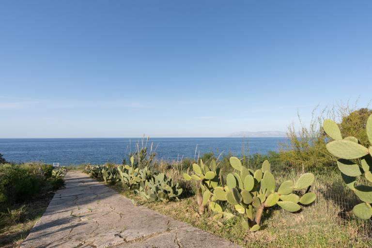 Villa "Water Front Scopello" with Sea View, Private Beach Access, Garden, and Wi-Fi — photo 2